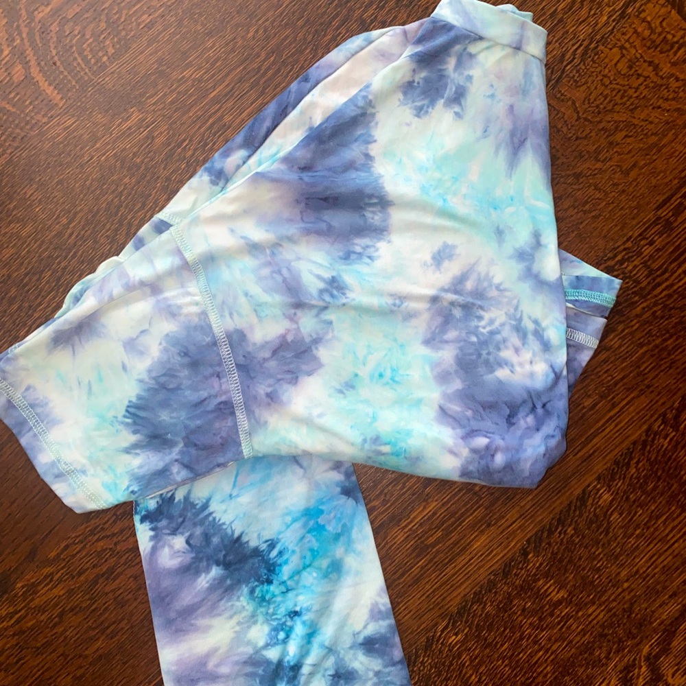 adorable tie dye biker short set/oversized tee